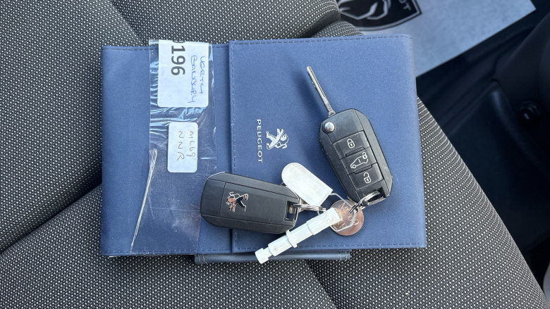 Peugeot Partner Standard Diesel 1000 1.5 BlueHDi 100 Professional Van